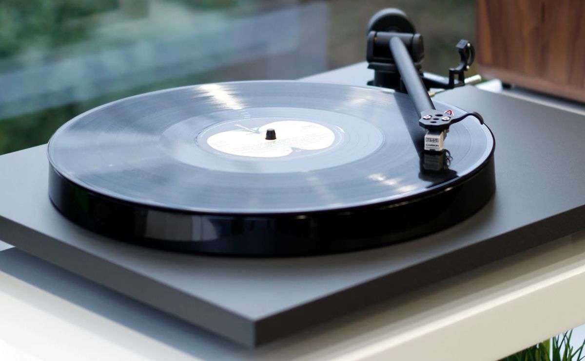 Rega Planar 1 with Carbon cartridge — manufacturer photograph